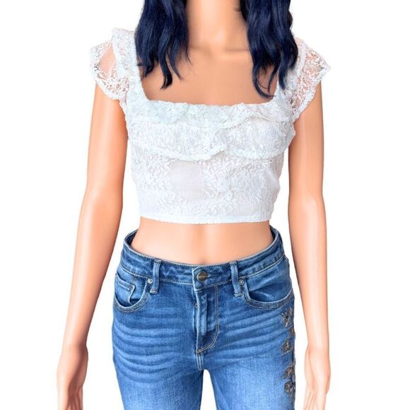NEW HYFVE White Lace Ruffle Off the Shoulder Summer Crop Top - Picture 4 of 7